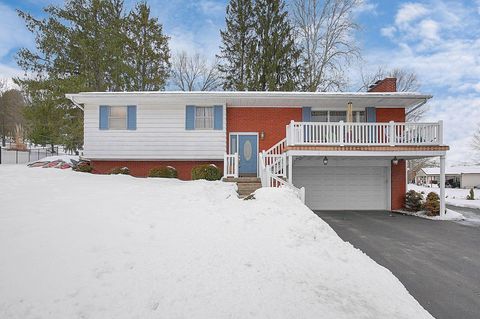 Photo of 1295 Randall Court, Chillicothe, OH 45601 (MLS # 226003665)