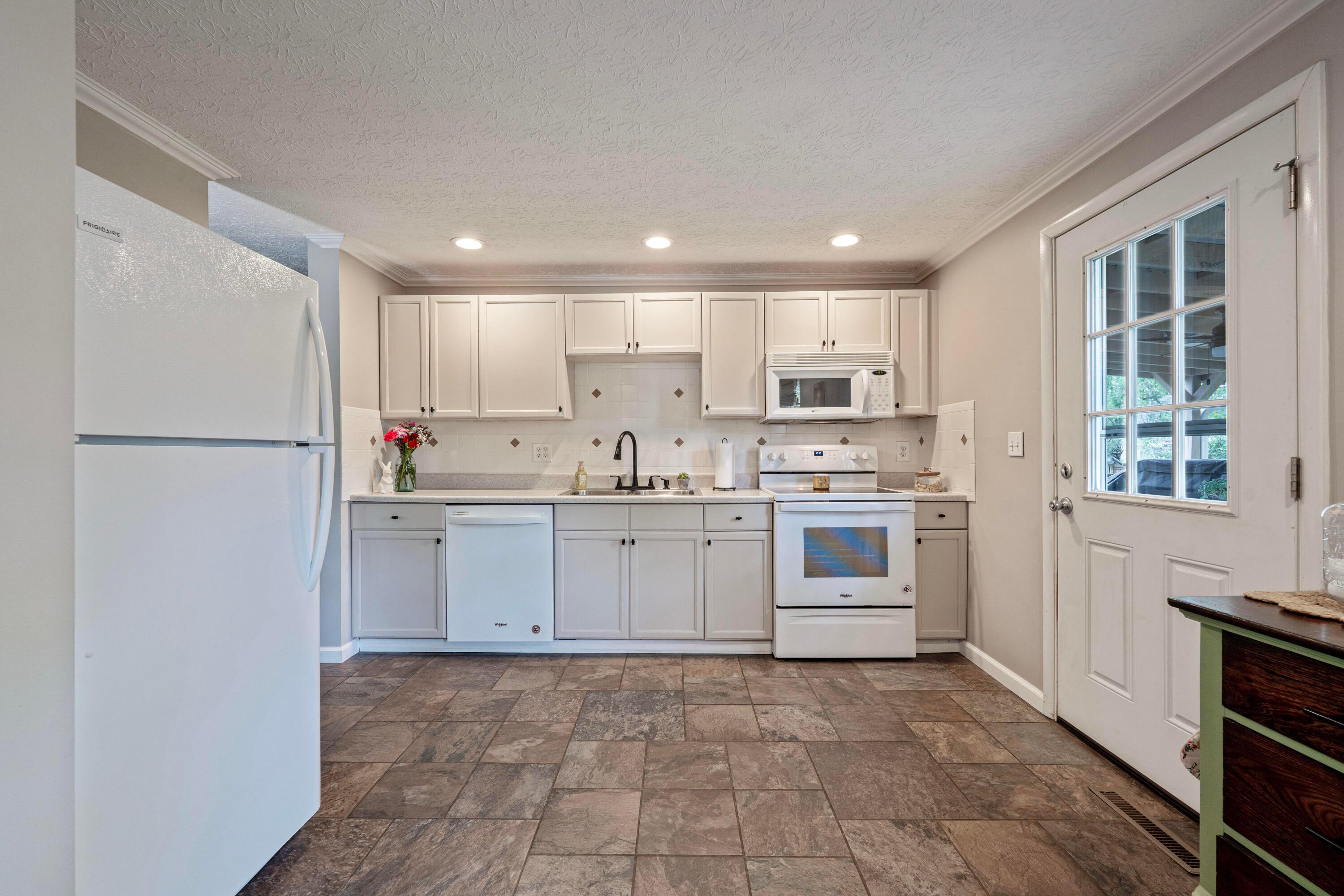 6448 Goldfinch Drive, Westerville, Ohio image 11