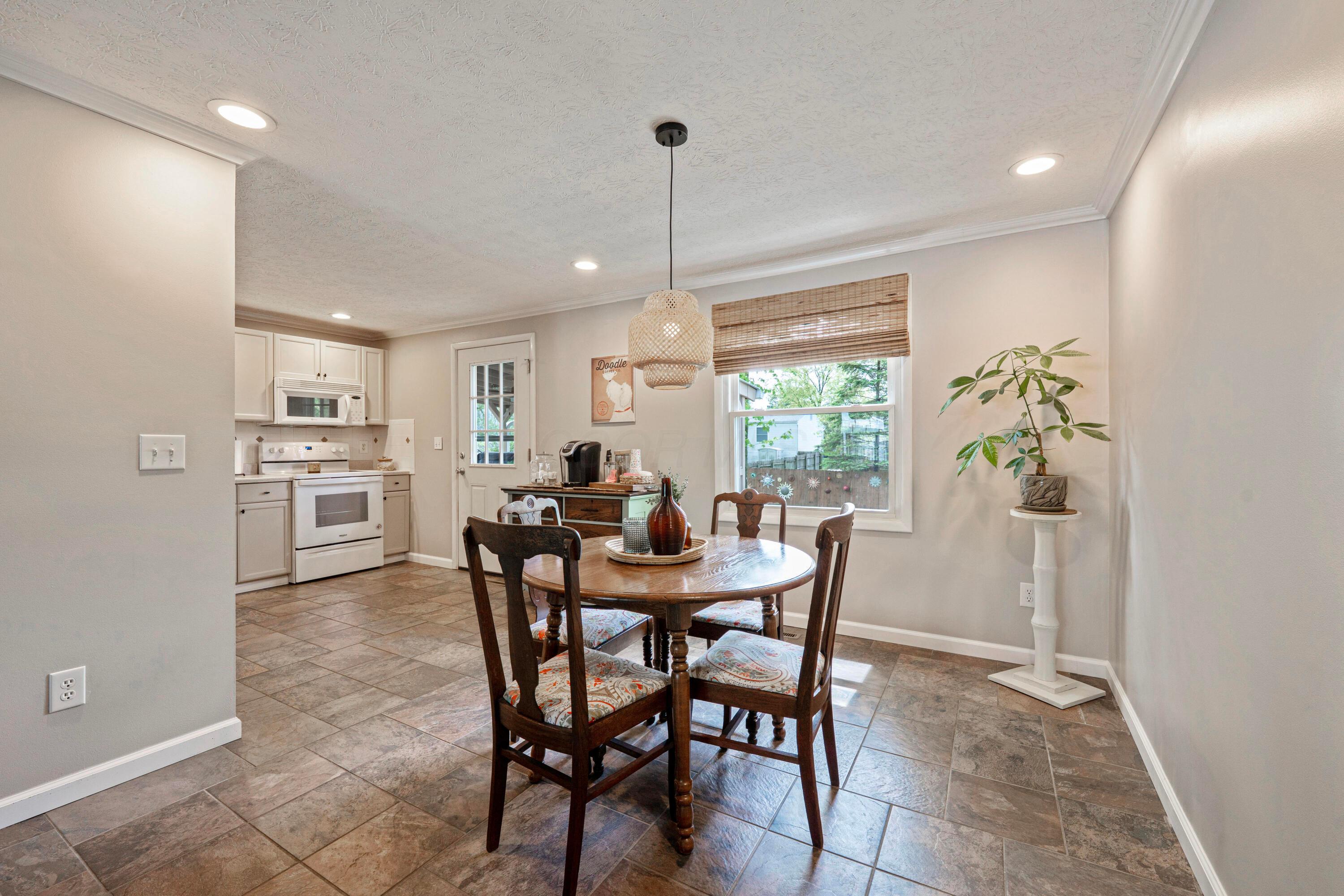 6448 Goldfinch Drive, Westerville, Ohio image 10