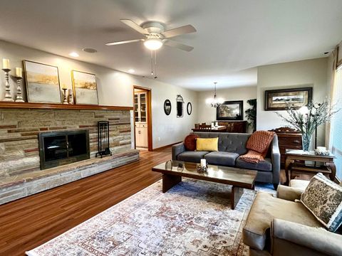 Tiny photo for 616 W 5th Street, Chillicothe, OH 45601 (MLS # 225037788)
