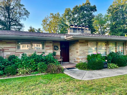Photo of 616 W 5th Street, Chillicothe, OH 45601 (MLS # 225037788)