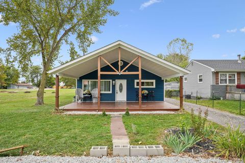 Photo of 1101 Meadow Lane, Columbus, OH 43207 (MLS # 225039386)