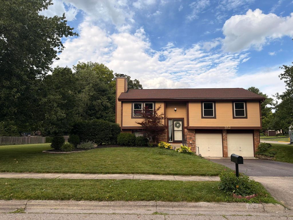 Photo of 352 Timbercreek Road, Reynoldsburg, OH 43068 (MLS # 226022716)