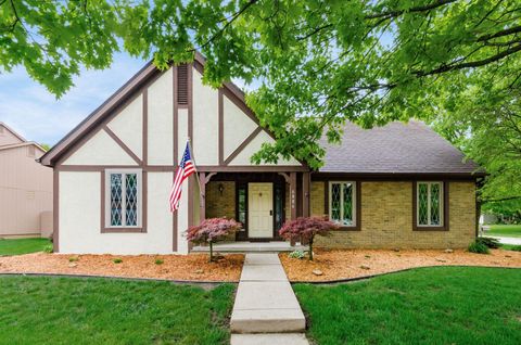 Photo of 6886 Lakebrook Boulevard, Columbus, OH 43235 (MLS # 226018224)
