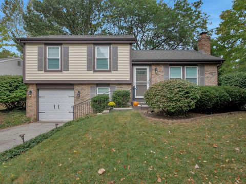 Photo of 1768 Gardenstone Drive, Columbus, OH 43235 (MLS # 225036148)