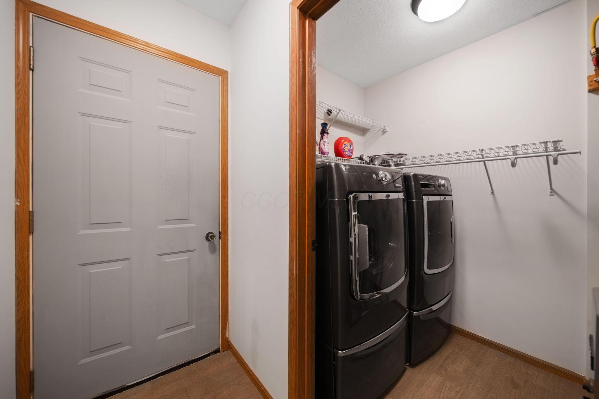 2052 Farmbrook Circle, Grove City, Ohio image 27