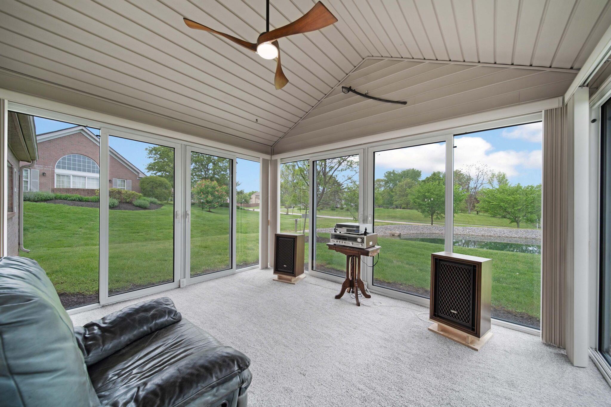 2052 Farmbrook Circle, Grove City, Ohio image 31