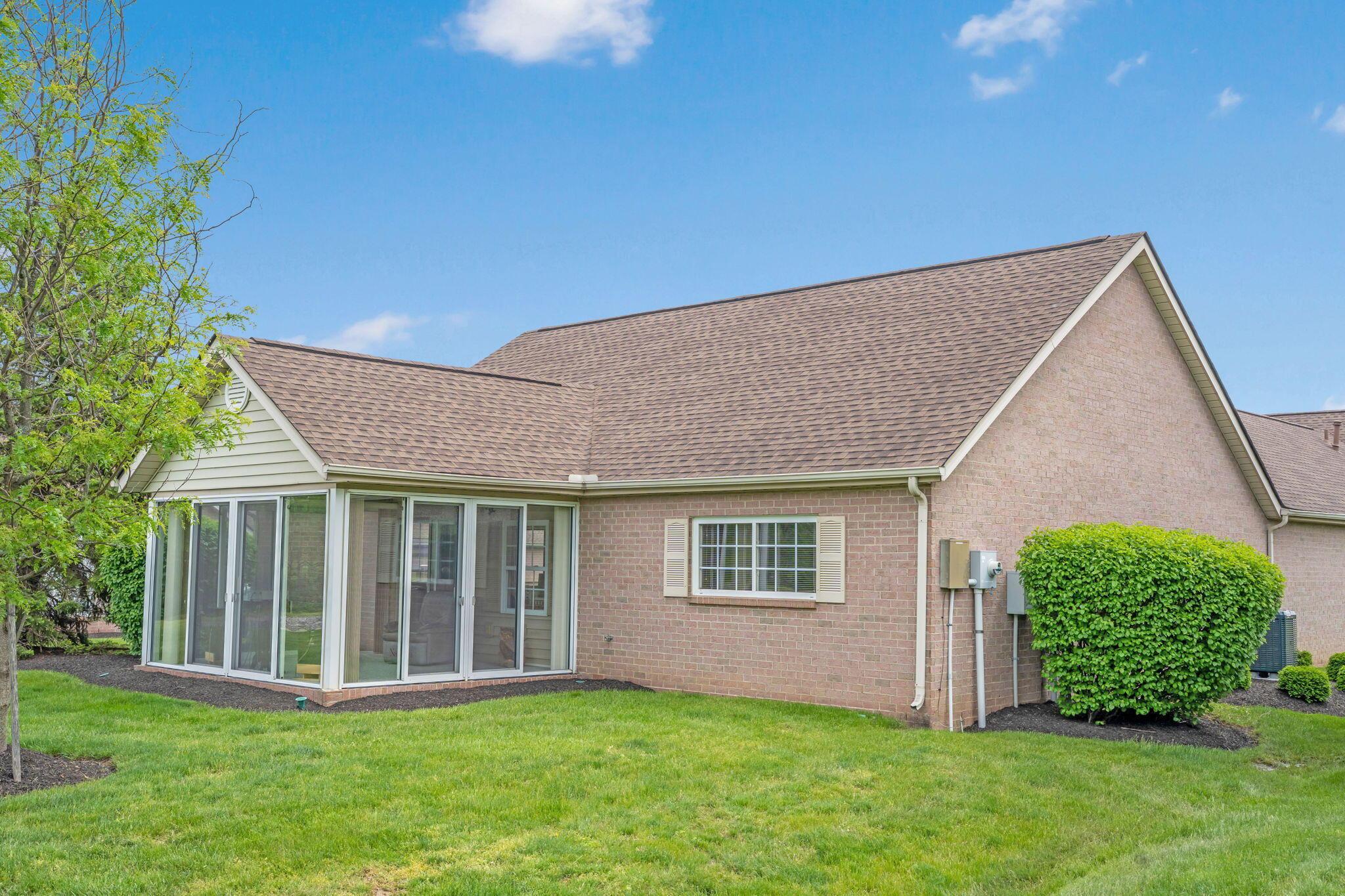2052 Farmbrook Circle, Grove City, Ohio image 13