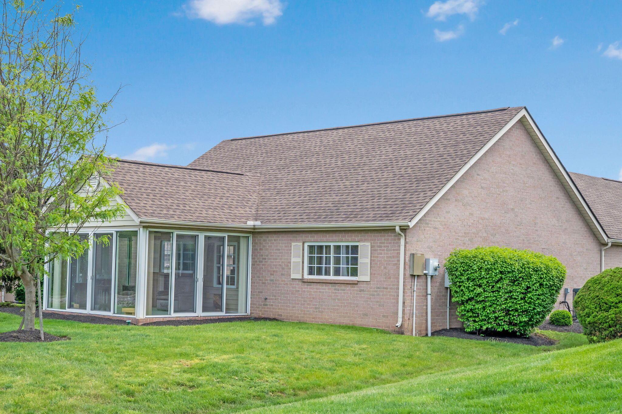 2052 Farmbrook Circle, Grove City, Ohio image 12