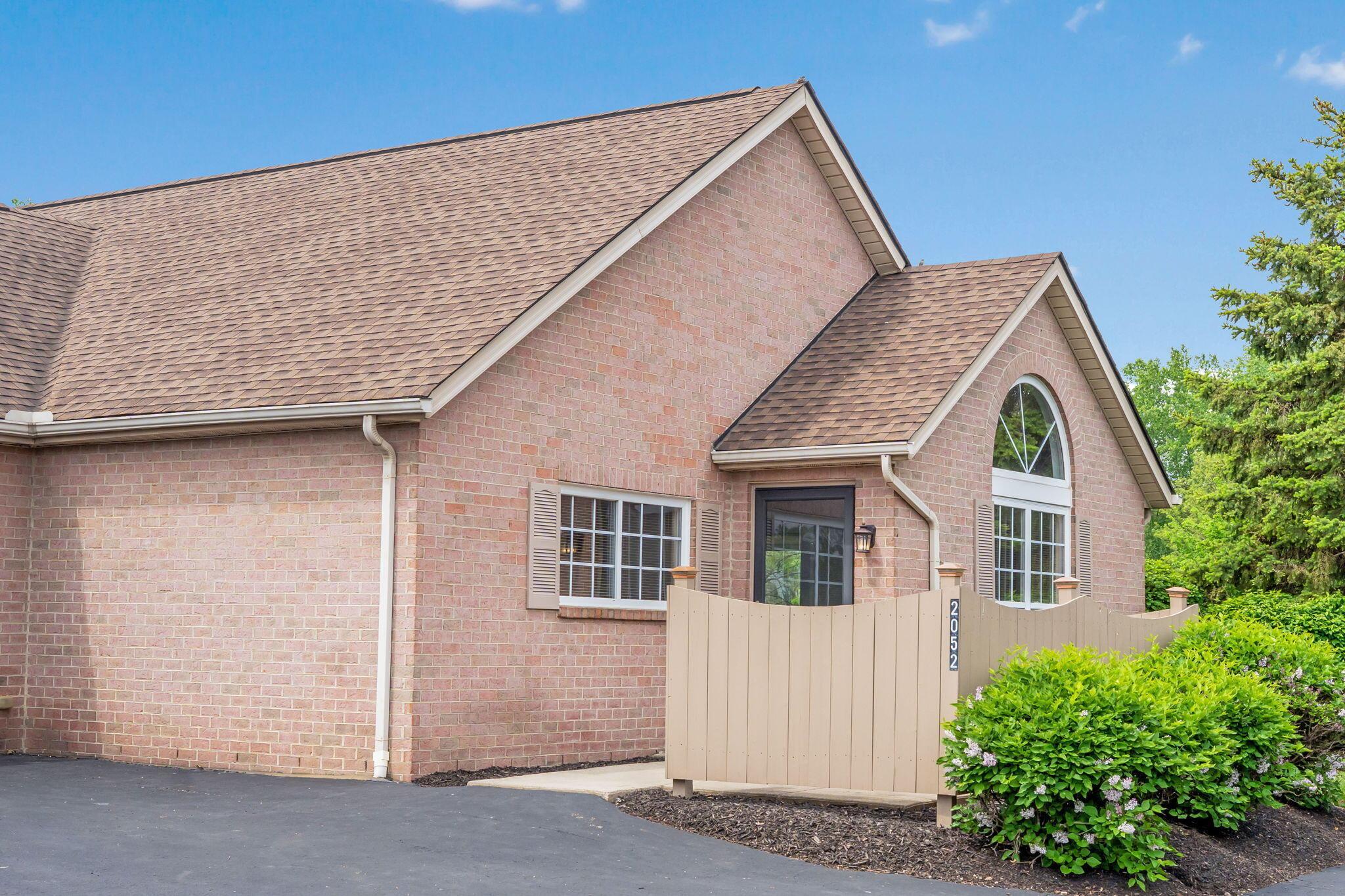 2052 Farmbrook Circle, Grove City, Ohio image 9