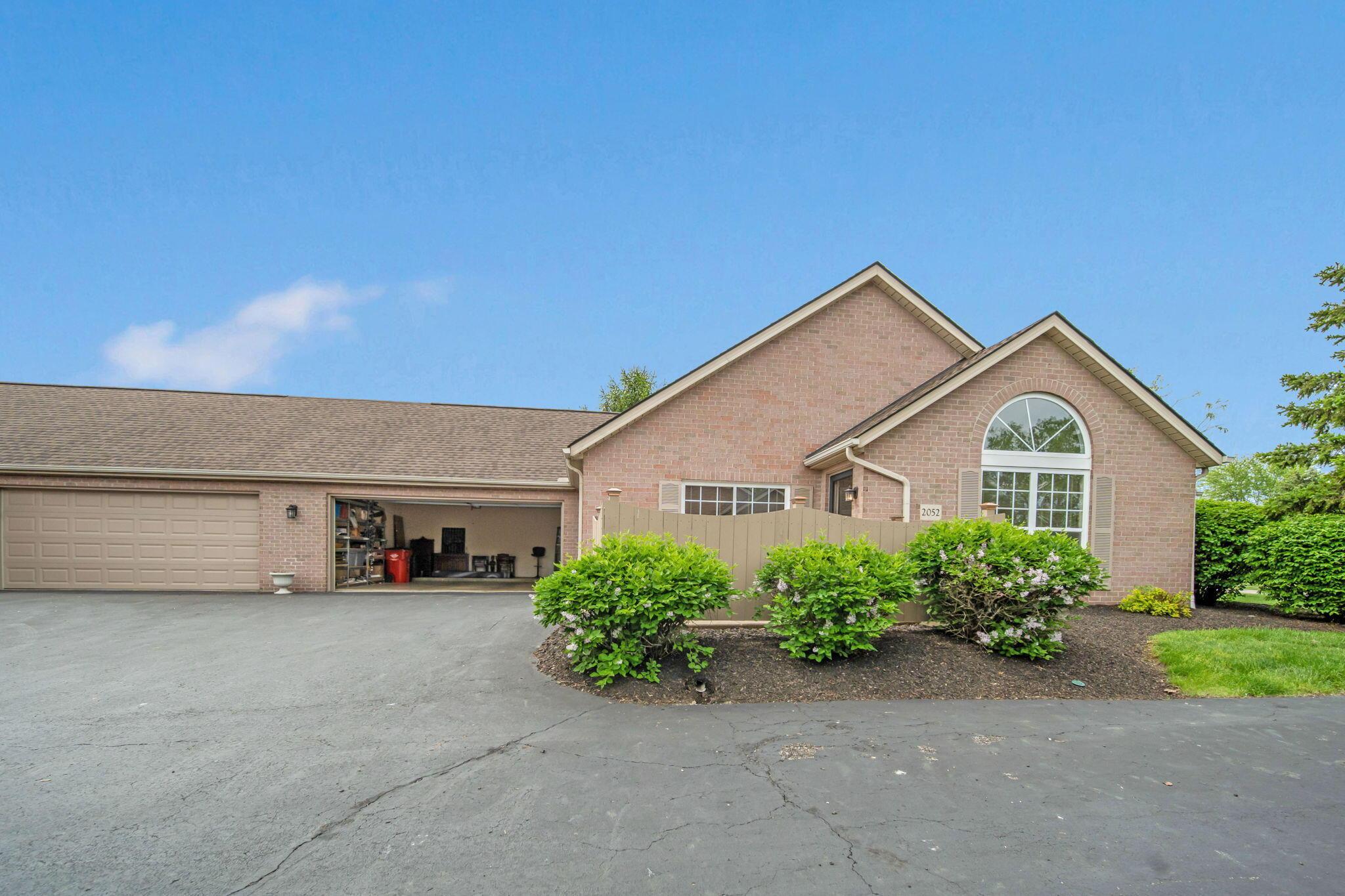 2052 Farmbrook Circle, Grove City, Ohio image 5