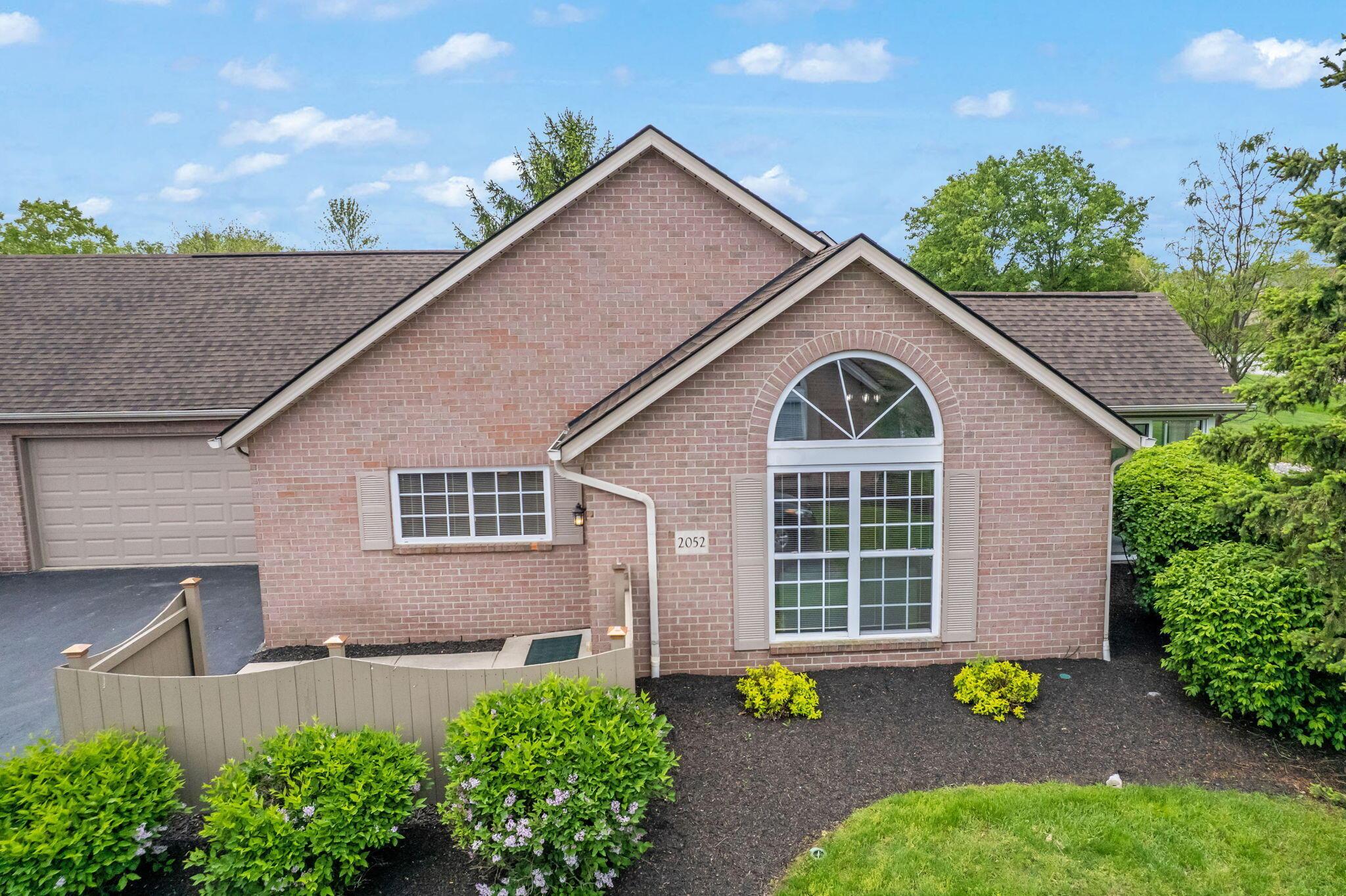 2052 Farmbrook Circle, Grove City, Ohio image 10
