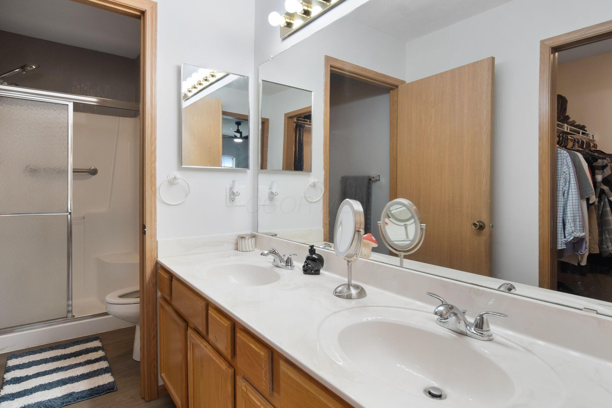 2052 Farmbrook Circle, Grove City, Ohio image 38