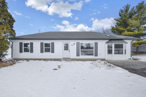 Photo of 88 Biddle Boulevard, Bloomingburg, OH 43106 (MLS # 226004104)