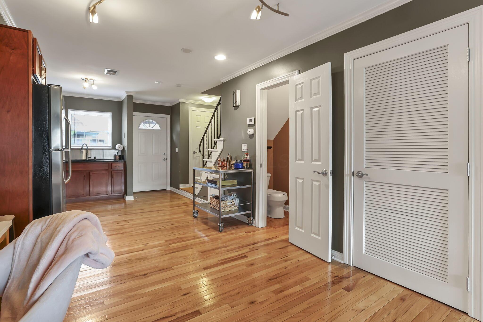 831 Mcclain Road, Columbus, Ohio image 16