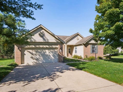 Photo of 800 Scott Court, Pickerington, OH 43147 (MLS # 226038421)