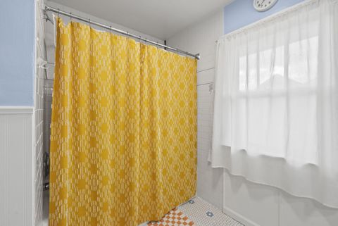 Tiny photo for 140 Guernsey Avenue, Columbus, OH 43204 (MLS # 226000904)