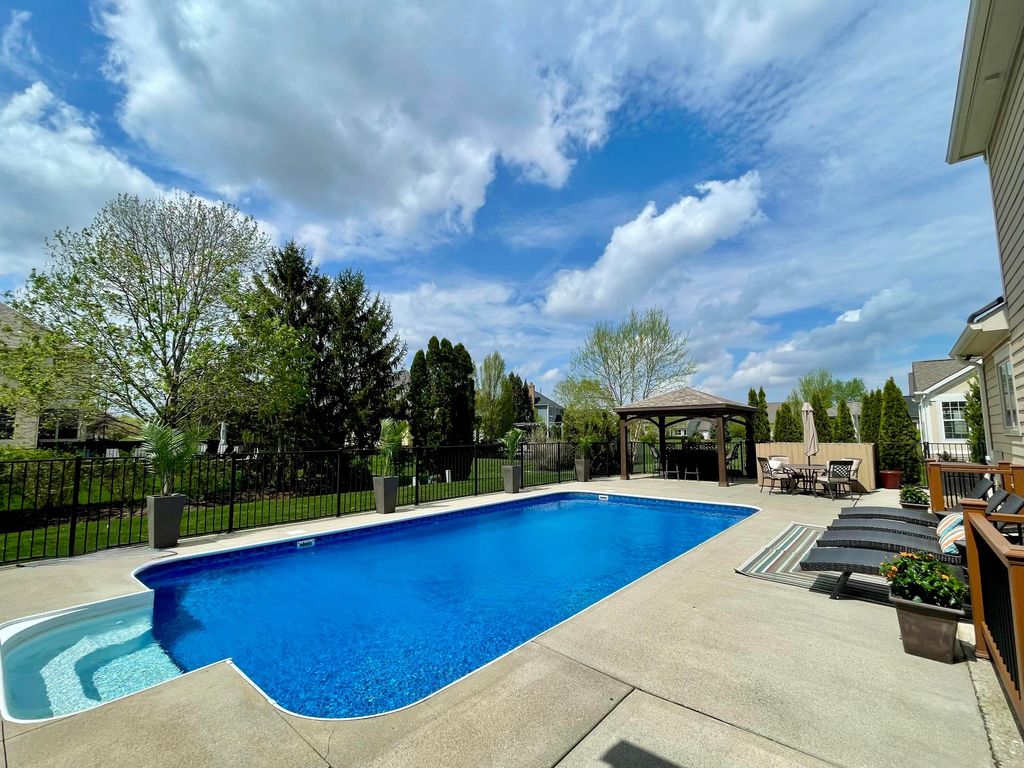 Photo of 5997 Baronscourt Way, Dublin, OH 43016 (MLS # 226012096)