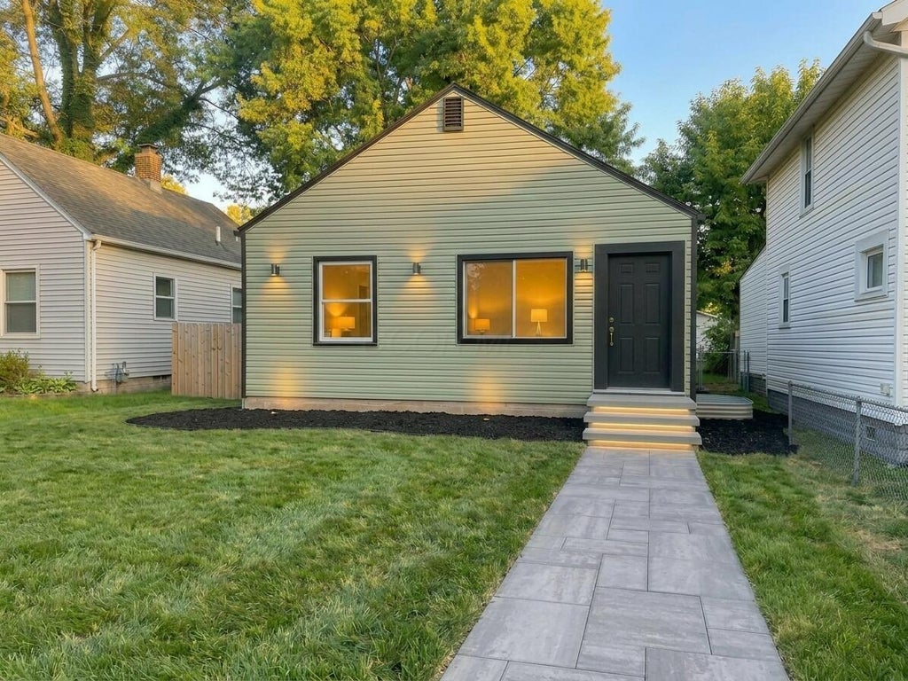 Photo of 1452 Manchester Avenue, Columbus, OH 43211 (MLS # 226037184)