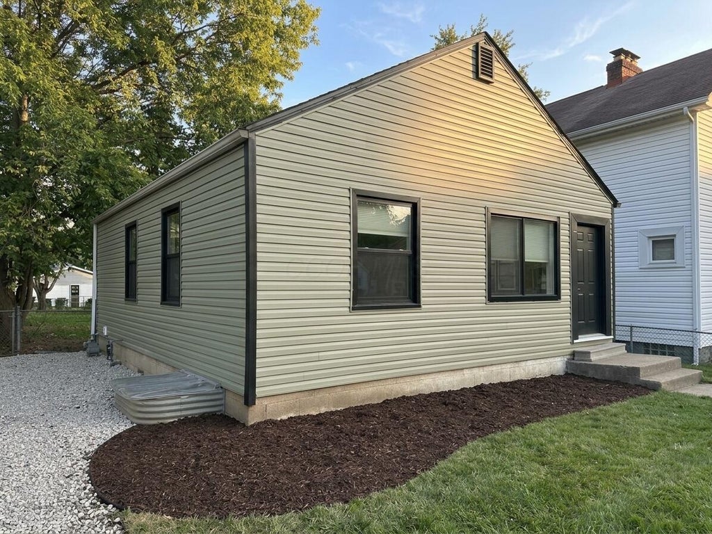 Photo of 1452 Manchester Avenue, Columbus, OH 43211 (MLS # 226037184)