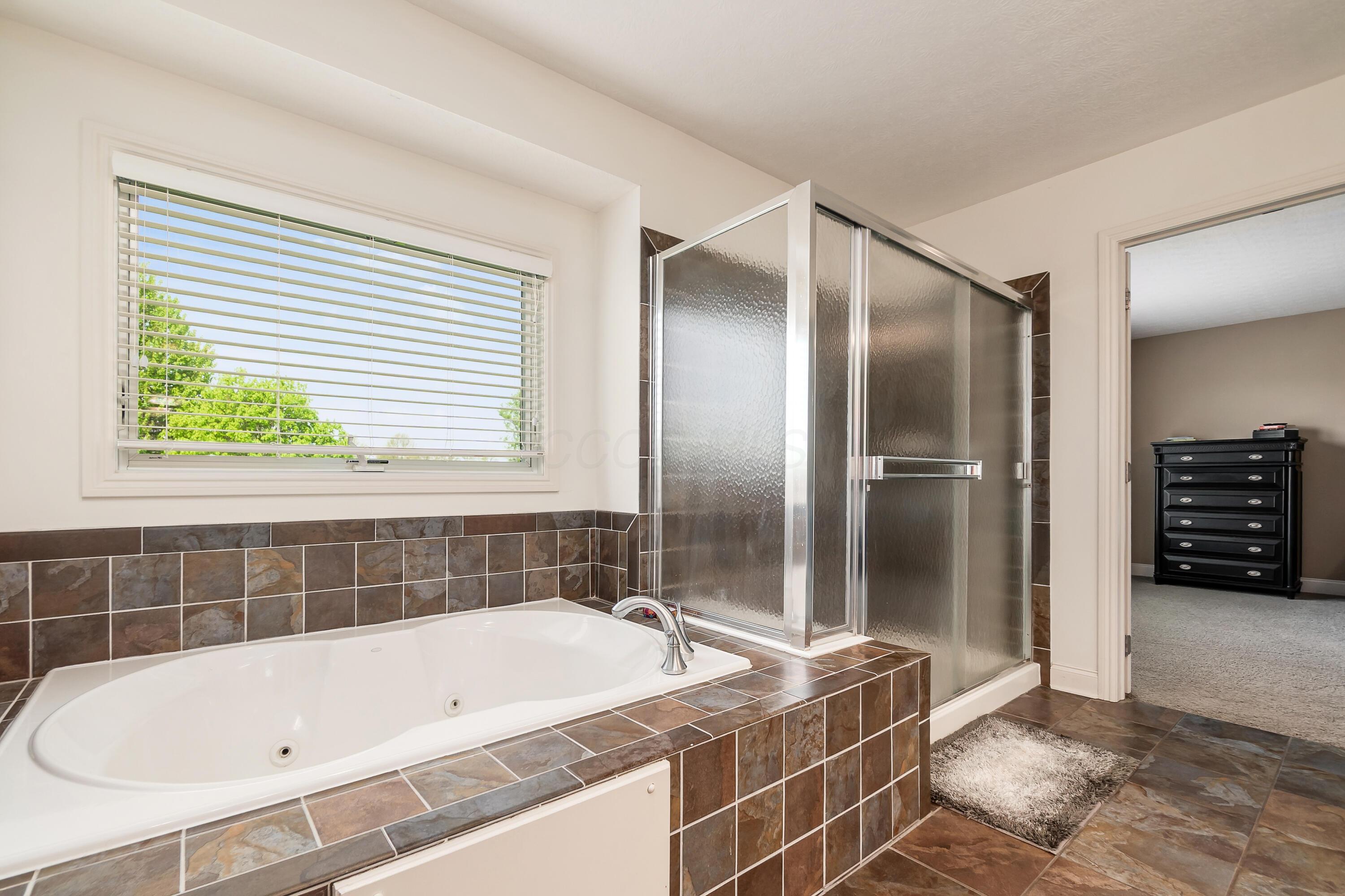 1092 Balmoral Drive, Delaware, Ohio image 30
