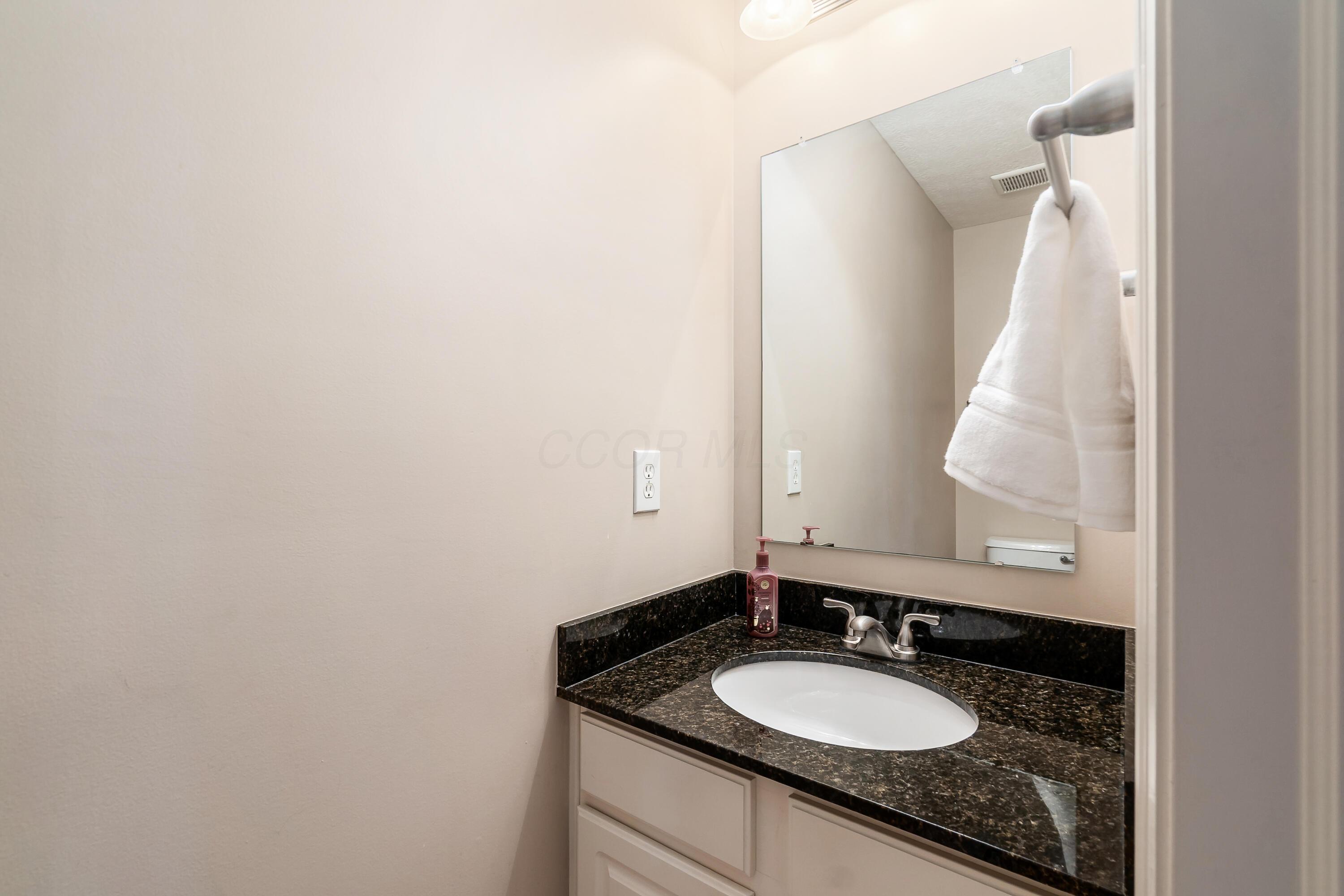 1092 Balmoral Drive, Delaware, Ohio image 13