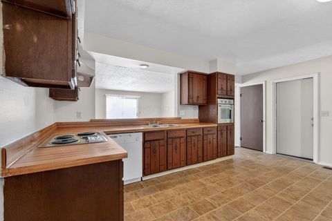 Tiny photo for 612 E Schrock Road, Westerville, OH 43081 (MLS # 226003223)