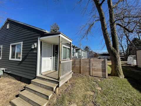 Photo of 2896-2898 Mcguffey Road, Columbus, OH 43224 (MLS # 226000375)