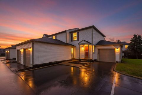 Photo of 175 Macenroe Drive 32F #32F, Blacklick, OH 43004 (MLS # 226006221)