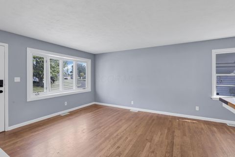 Tiny photo for 3325 Towers Court S, Columbus, OH 43227 (MLS # 225037591)