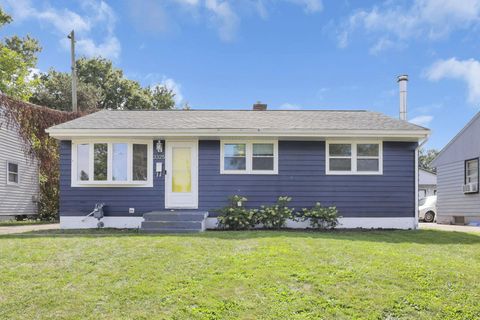 Photo of 3325 Towers Court S, Columbus, OH 43227 (MLS # 225037591)