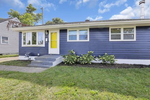 Tiny photo for 3325 Towers Court S, Columbus, OH 43227 (MLS # 225037591)