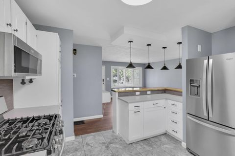 Tiny photo for 3325 Towers Court S, Columbus, OH 43227 (MLS # 225037591)