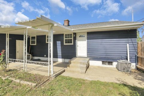 Tiny photo for 3325 Towers Court S, Columbus, OH 43227 (MLS # 225037591)