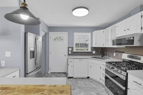 Tiny photo for 3325 Towers Court S, Columbus, OH 43227 (MLS # 225037591)