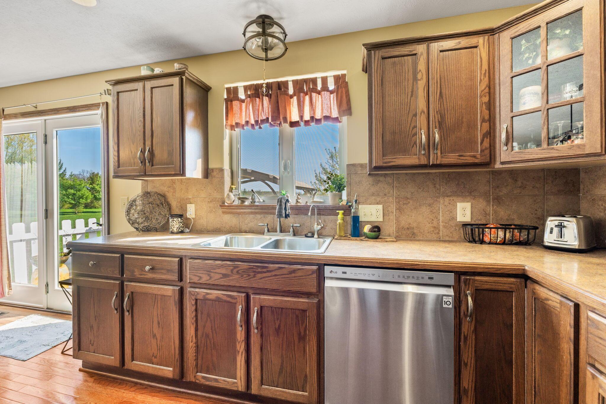 19015 Powderlick Road, Raymond, Ohio image 34