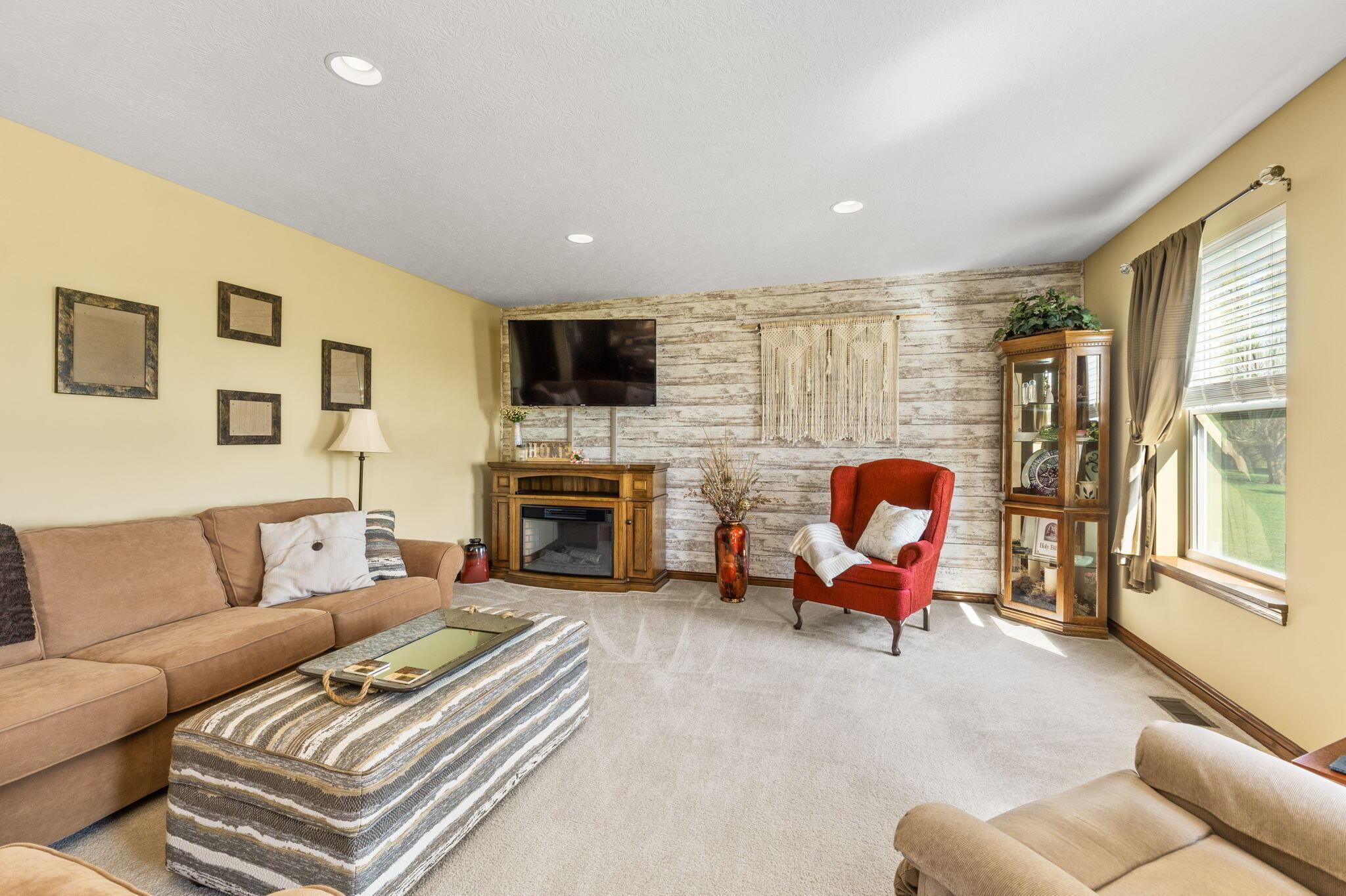 19015 Powderlick Road, Raymond, Ohio image 41
