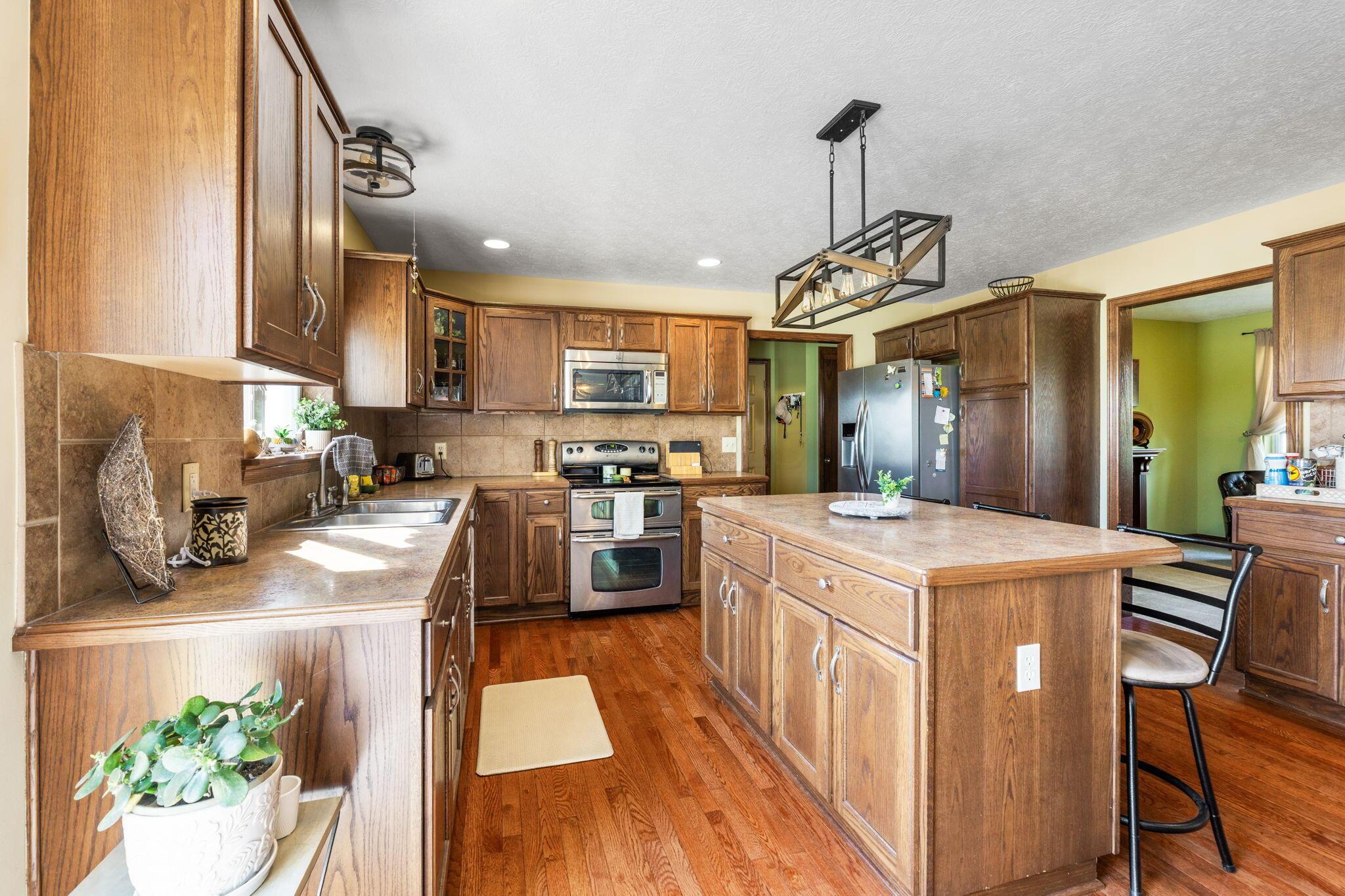 19015 Powderlick Road, Raymond, Ohio image 36