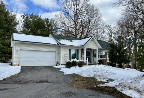 Photo of 574 Blakeley Place, Newark, OH 43055 (MLS # 226003998)