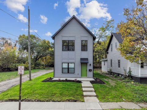 Tiny photo for 1345 E Fulton Street, Columbus, OH 43205 (MLS # 225044833)