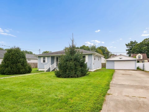 Photo of 1853 Marlboro Avenue, Obetz, OH 43207 (MLS # 226036120)