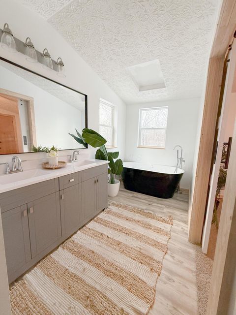 Tiny photo for 14277 National Road SE, Thornville, OH 43076 (MLS # 225045124)