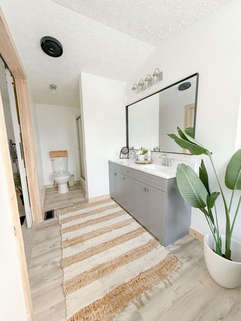 Tiny photo for 14277 National Road SE, Thornville, OH 43076 (MLS # 225045124)