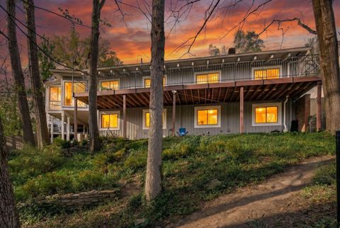 Photo of 451 Fairlawn Drive, Columbus, OH 43214 (MLS # 226012924)