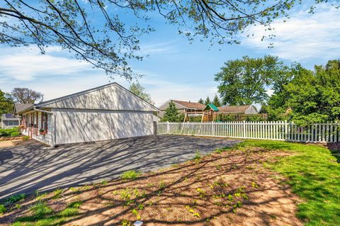 Tiny photo for 4900 Root Street, Columbus, OH 43207 (MLS # 226012981)