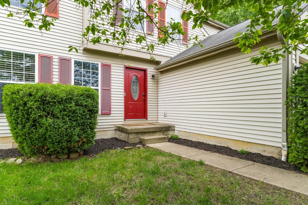 Photo of 7235 Kenmare Drive, Reynoldsburg, OH 43068 (MLS # 226012755)