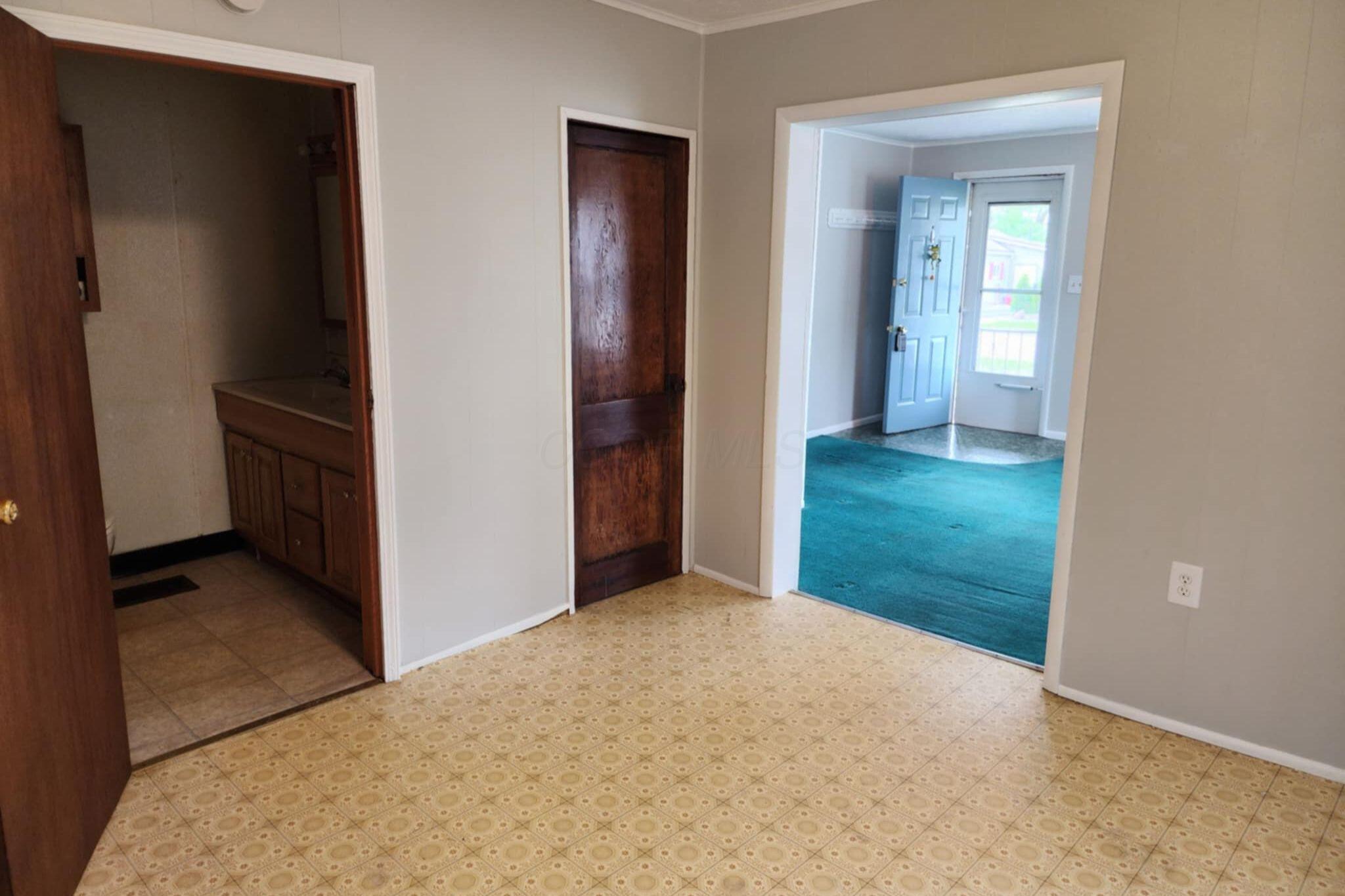 217 Washington Street, Willard, Ohio image 11
