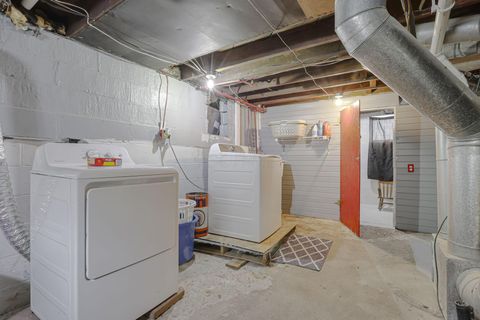 Tiny photo for 64 Fairmont Avenue, Newark, OH 43055 (MLS # 225045065)