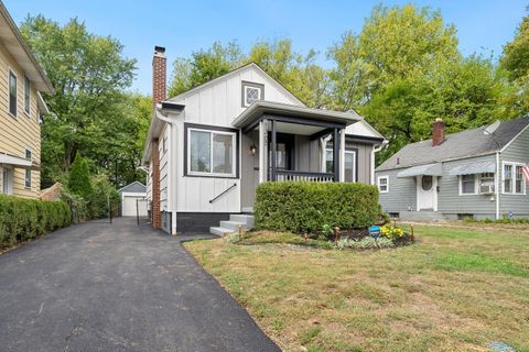 Photo of 1365 Linwood Avenue, Columbus, OH 43206 (MLS # 225038539)