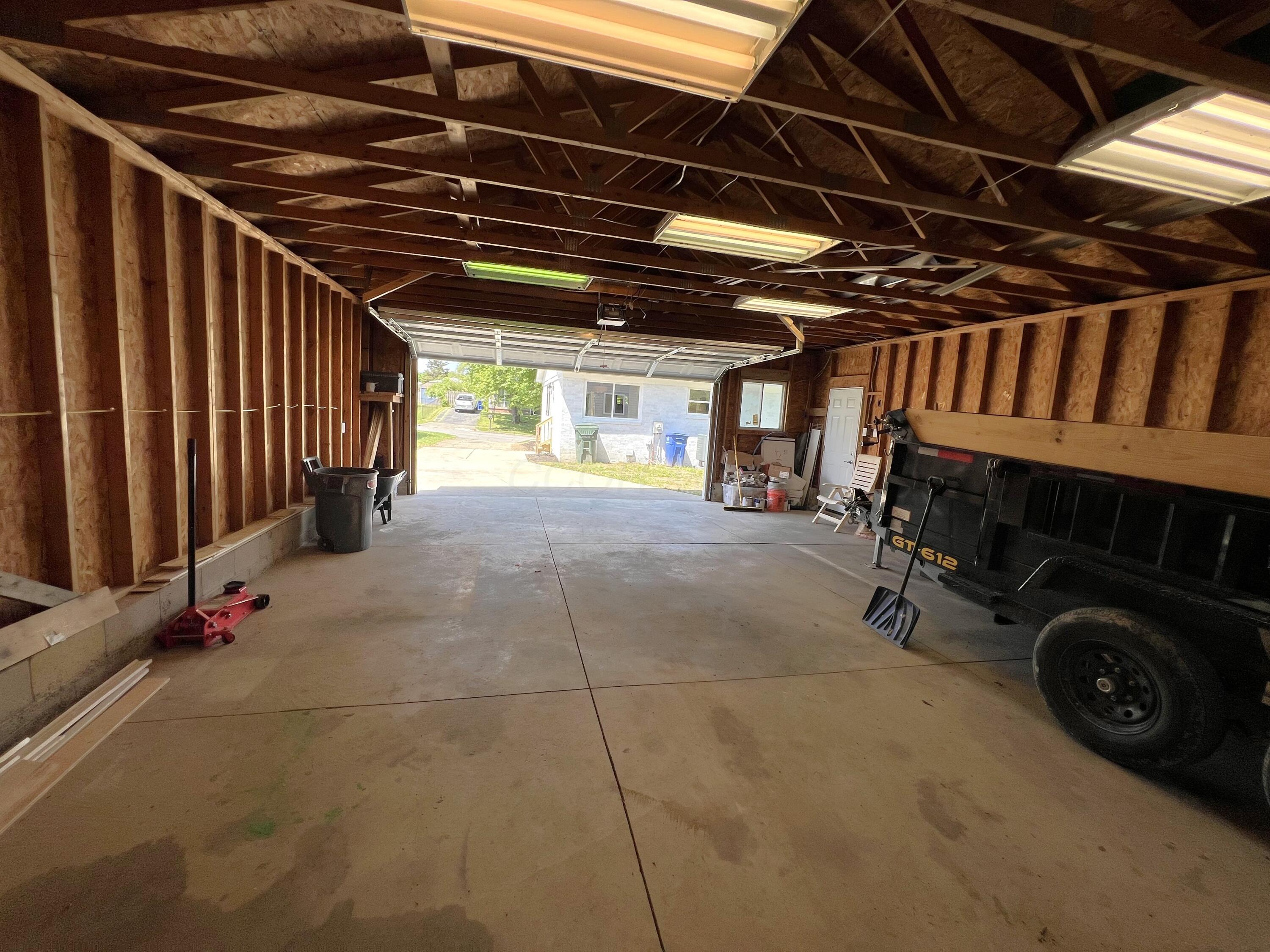 Columbus, Ohio 43223, United States, 4 Bedrooms Bedrooms, ,2 BathroomsBathrooms,Residential,Contingent,130462